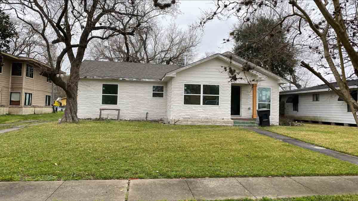 8449 Bonner Dr Houston TX 77017 - Blower Door Test